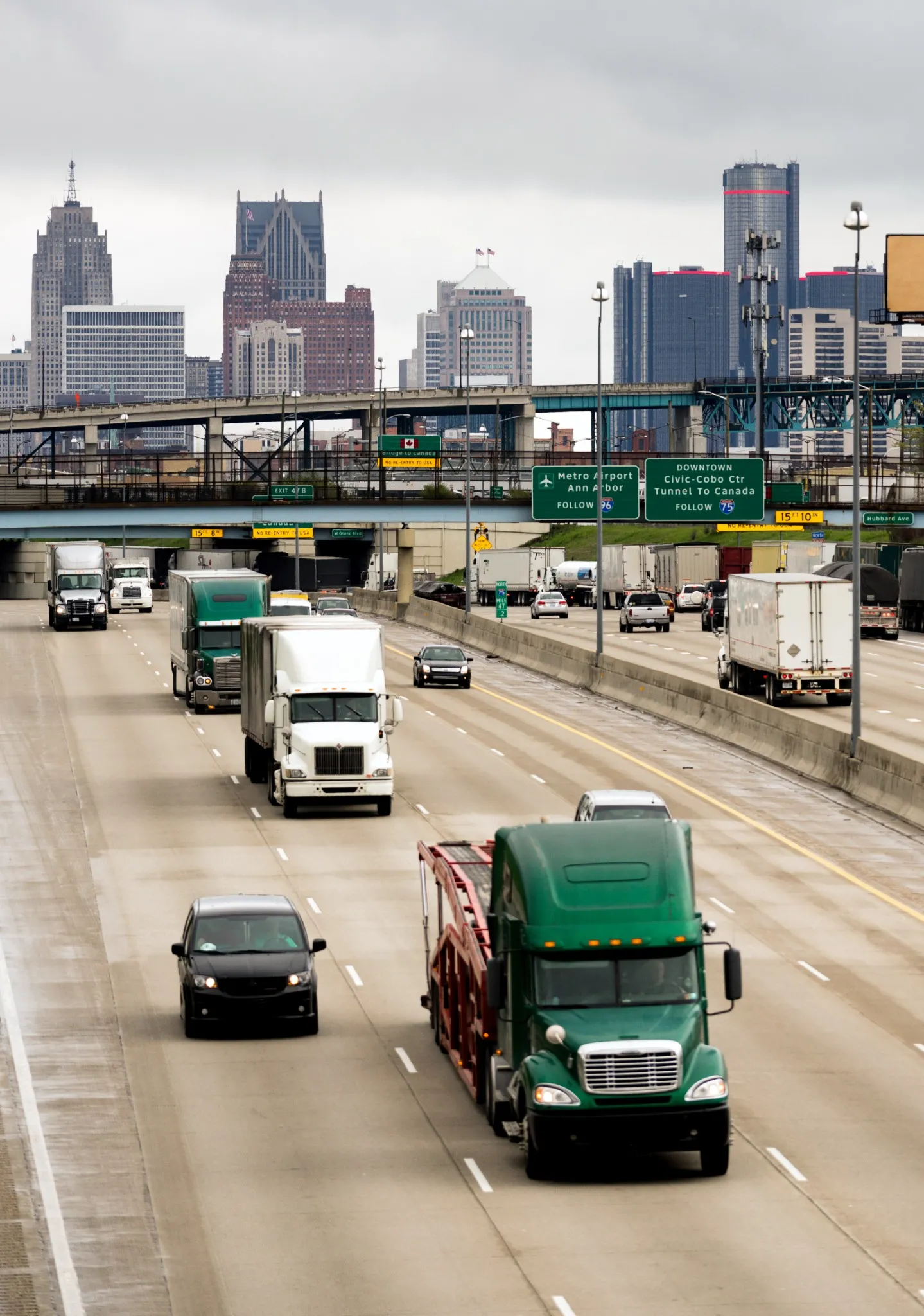 interstate downtown detroit