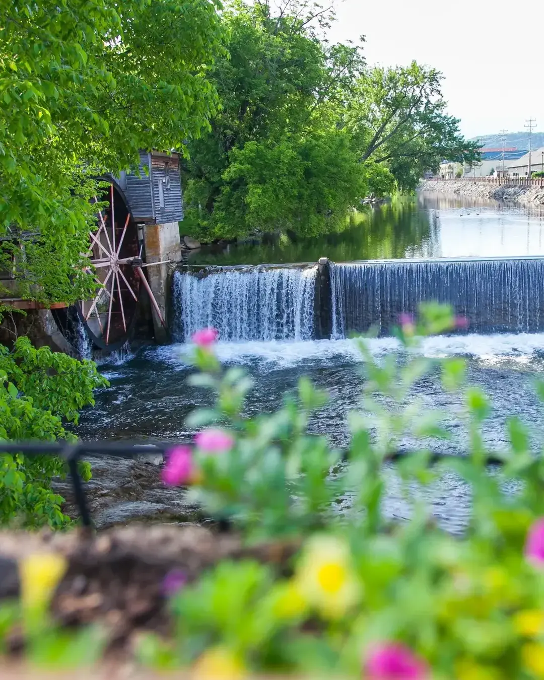 The Old Mill, is a historic gristmill in the U.S. city of Pigeon Forge