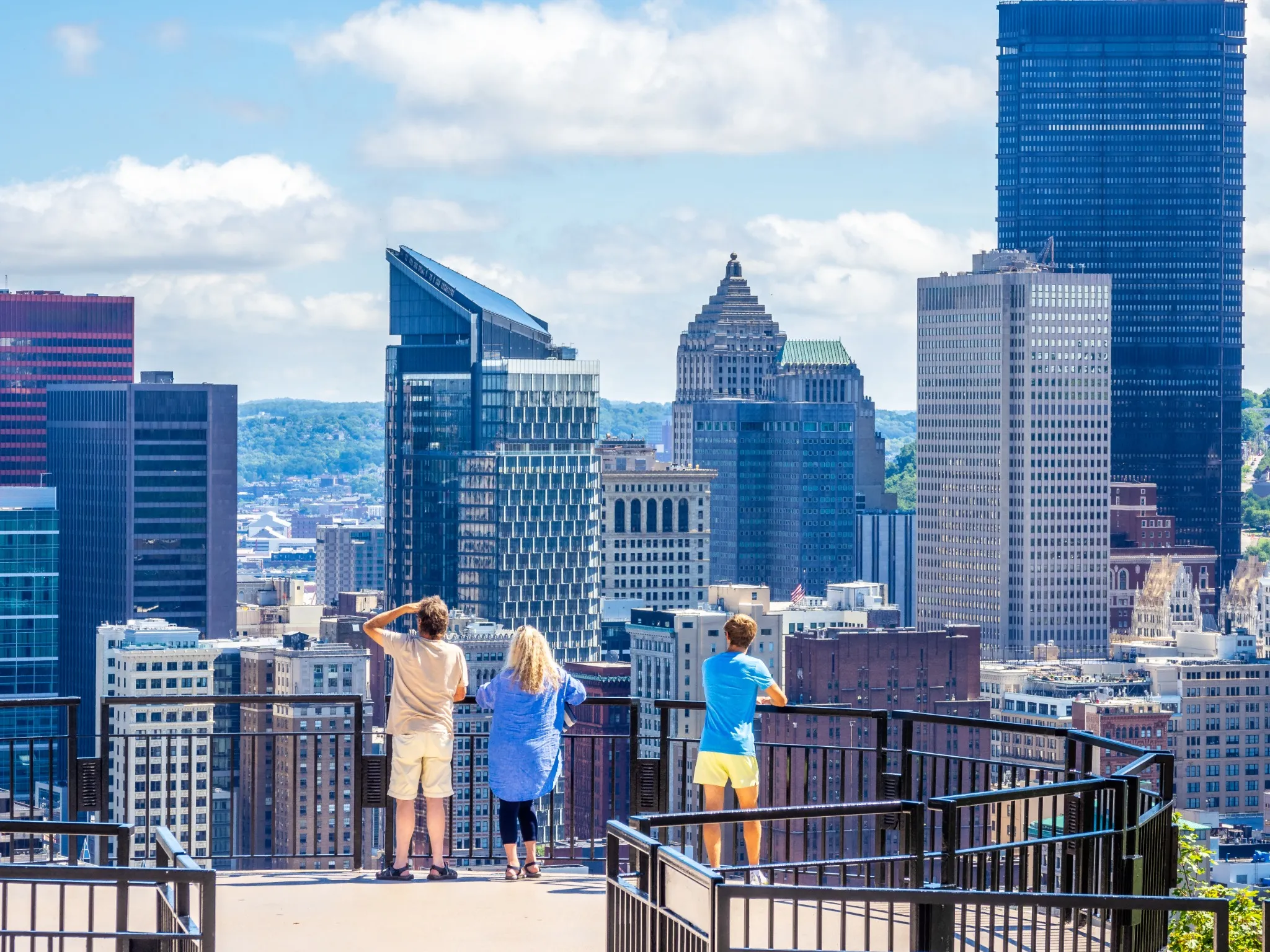 Pittsburg People Observing