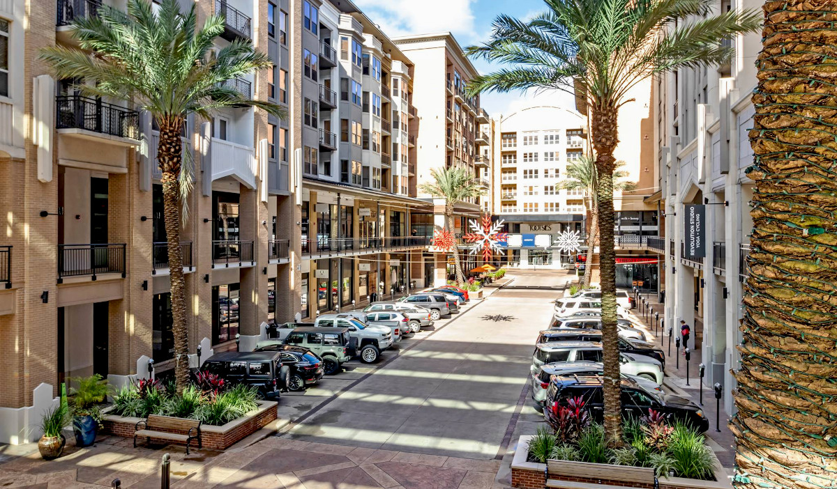 Midday Upper Kirby & Greenway Plaza