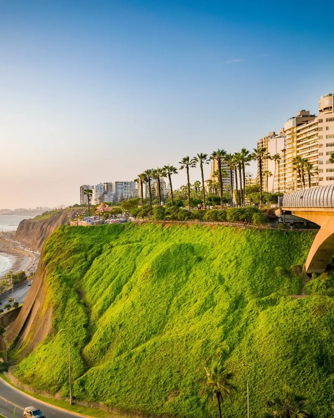 Green cliff side and ocean view Miraflores Peru