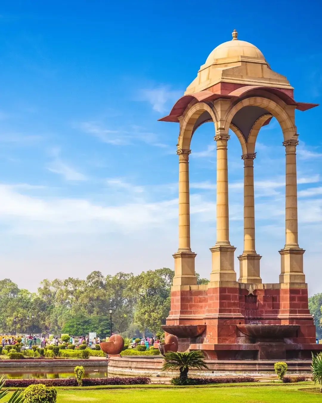 Canopy and India Gate in New Delhi, India