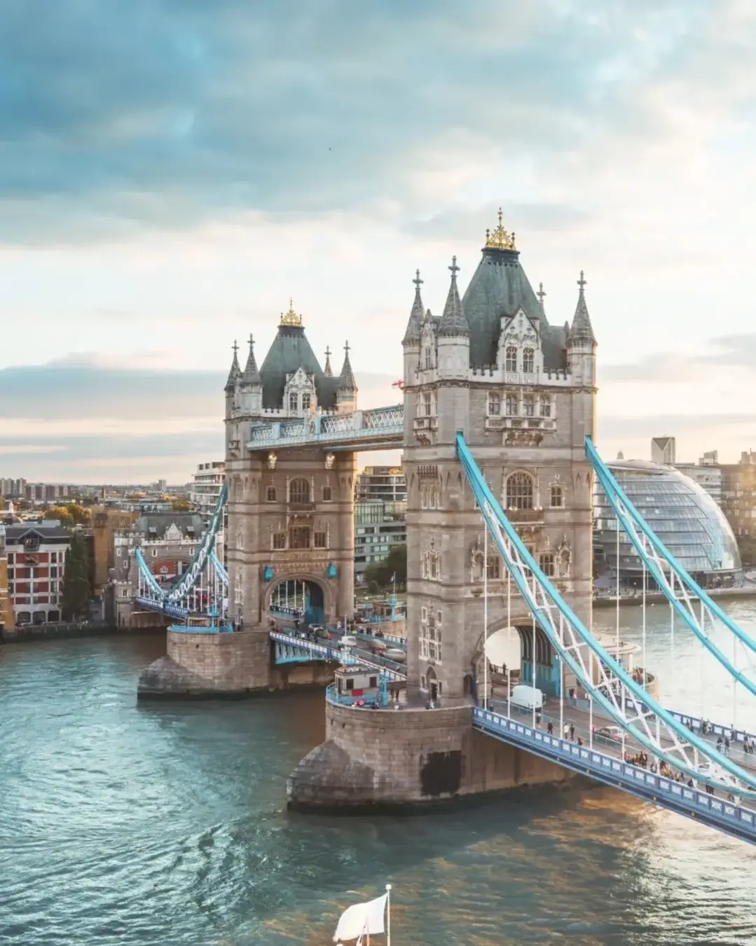London bridge at sunset purple sky