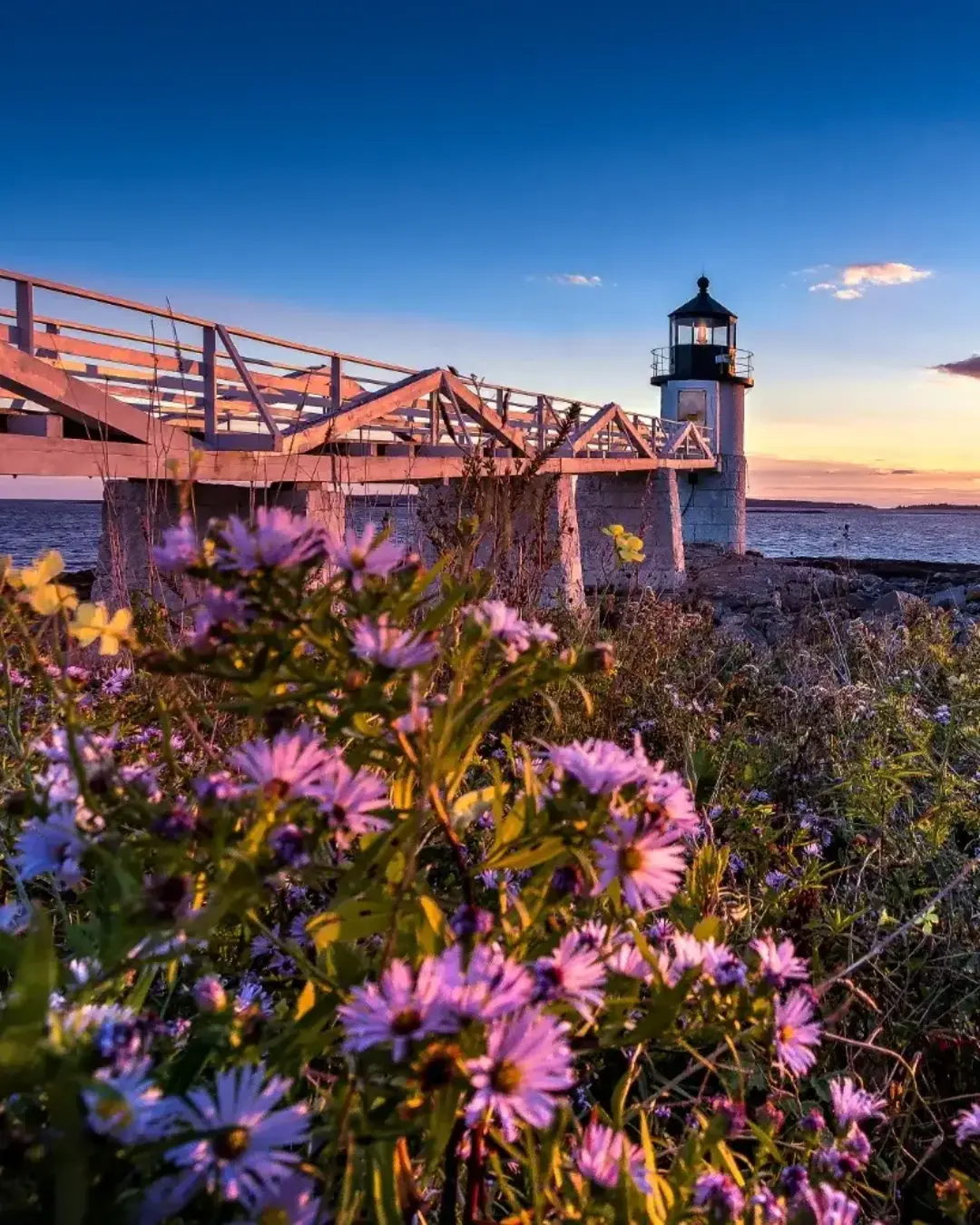 The Marshall Point Light during sunset